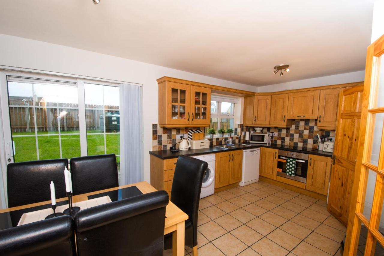 Beautiful Three Bedroom Home In Bundoran Exterior photo
