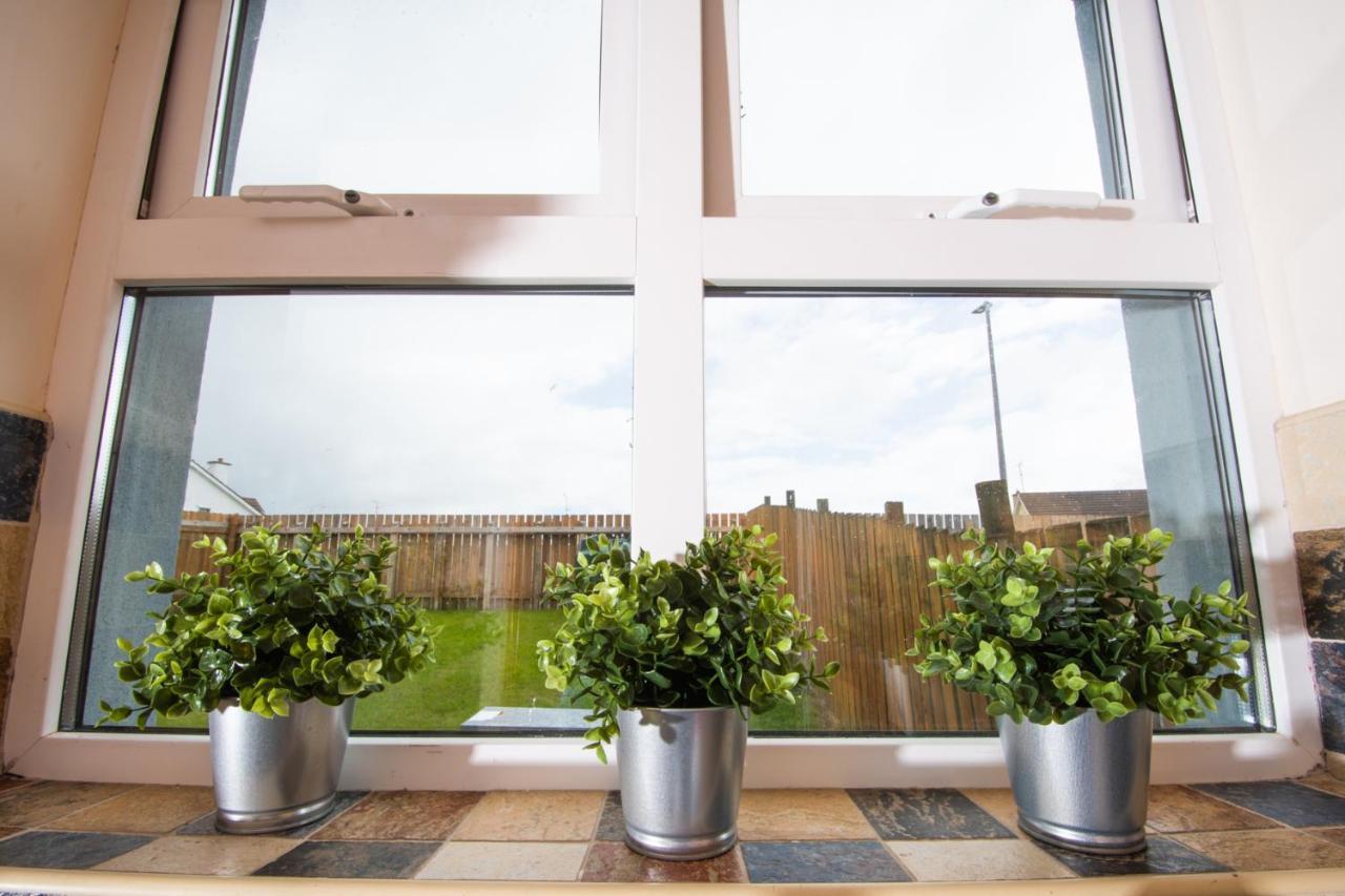 Beautiful Three Bedroom Home In Bundoran Exterior photo