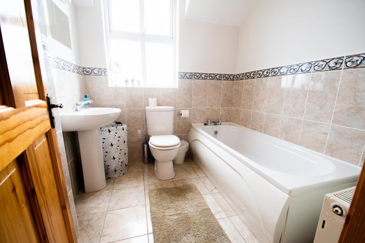 Beautiful Three Bedroom Home In Bundoran Exterior photo